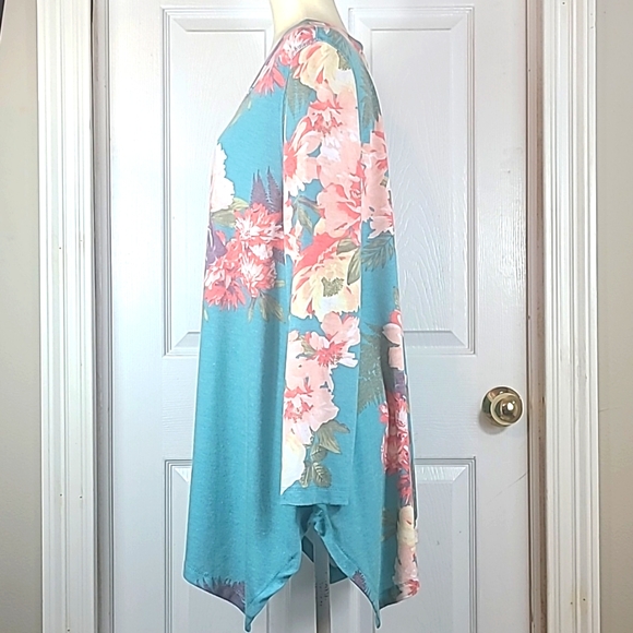 Philosophy Floral Blouse - Picture 6 of 10